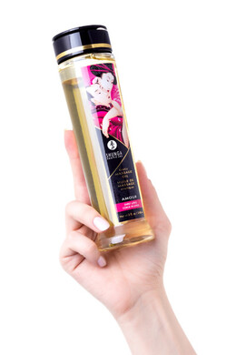 Возбуждающее ароматизированное масло для массажа Shunga Amour Sweet Lotus (240 мл)