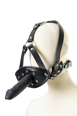 Кляп с фаллосом на сбруе черный Theatre