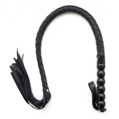 Кнут с ребристой ручкой черный