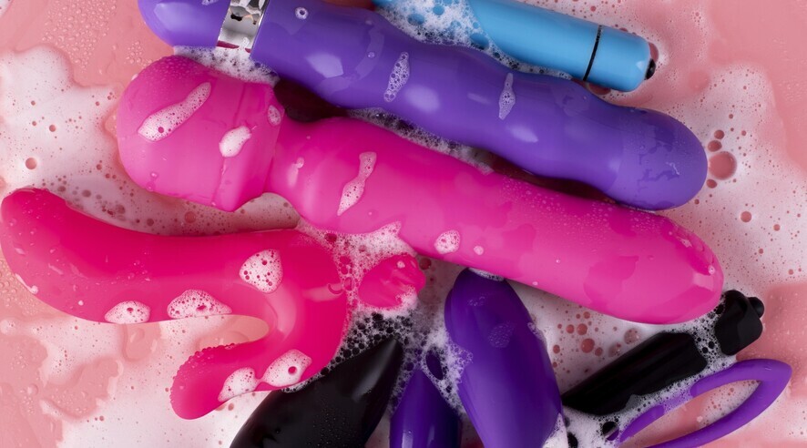 Важные правила обращения с секс-игрушками