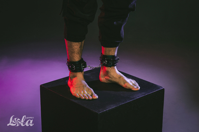 Поножи черные Party Hard Amaze