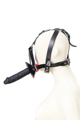 Кляп с фаллосом на сбруе черный Theatre