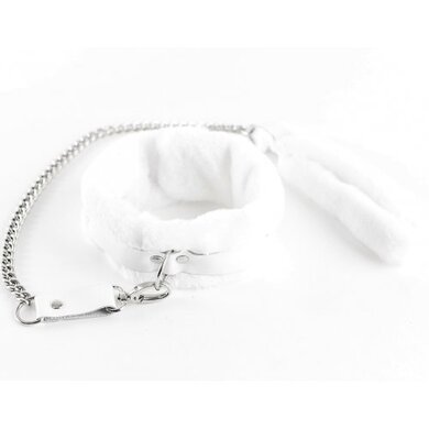 Ошейник из натуральной кожи с нежным белым мехом и поводок-цепочка с меховой петелькой