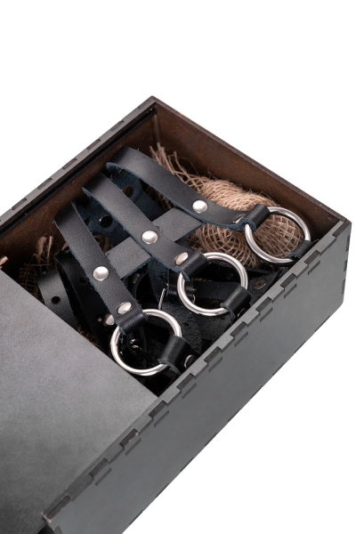 Пояс из натуральной кожи черный с кольцами Pecado