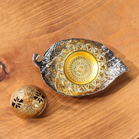 Курильница для благовоний порошковых и конусов "Лист" золотистая