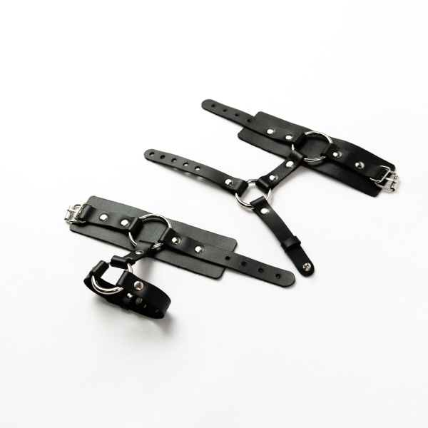 Наручники с креплением на кисть