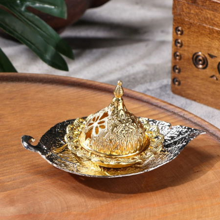 Курильница для благовоний порошковых и конусов "Лист" золотистая