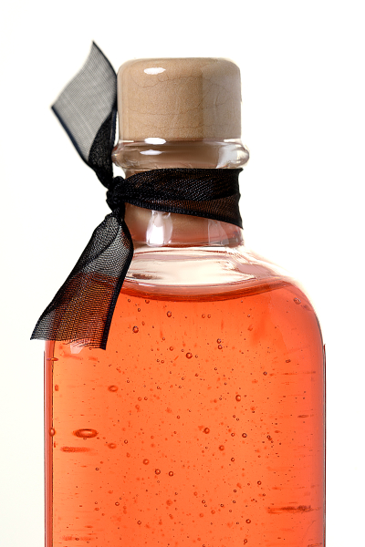 Комплект для сладких игр Orgie Lips (массажное масло для поцелуев, перо) со вкусом клубники (100 мл)