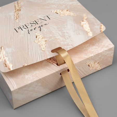 Коробка подарочная "Present"