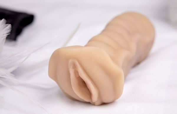 Реалистичный мастурбатор-вагина телесный French Maid